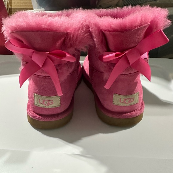 UGG Mini Bailey Bow II Pink Boots - Picture 1 of 4